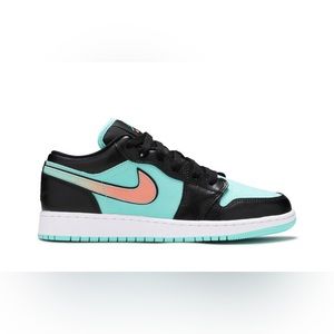Air Jordan 1 Tropical 🏝 Twist, Black/Blue/pink/white, Womens 7/youth 5.5